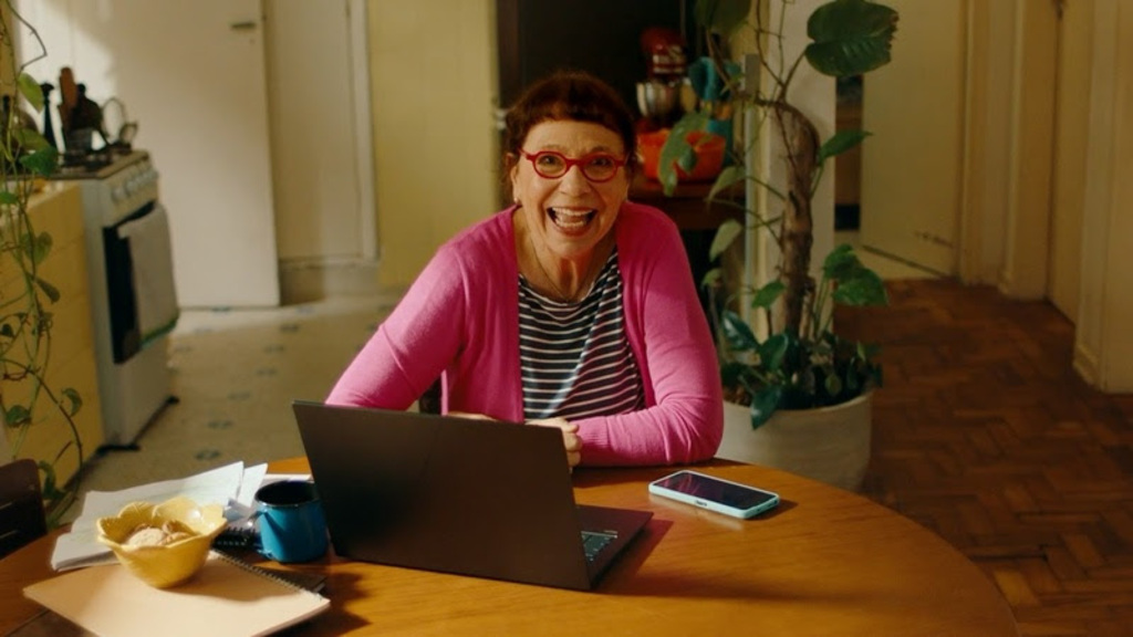 Golpes digitais crescem 408% no Brasil e websérie alerta sobre como evitar fraudes online