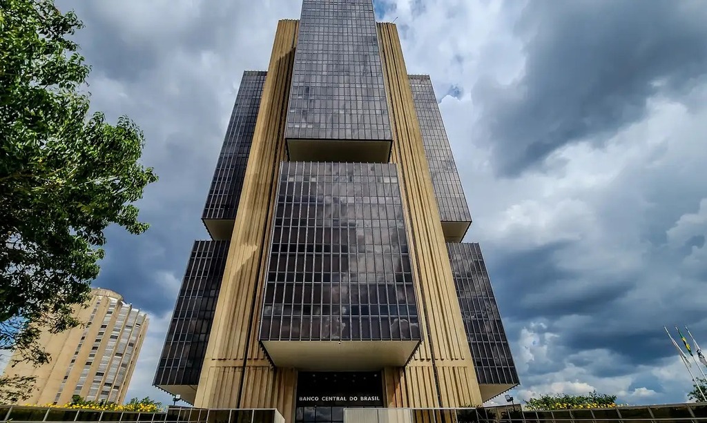 Por que o Copom manteve a Selic em 15% e o que muda para os próximos meses